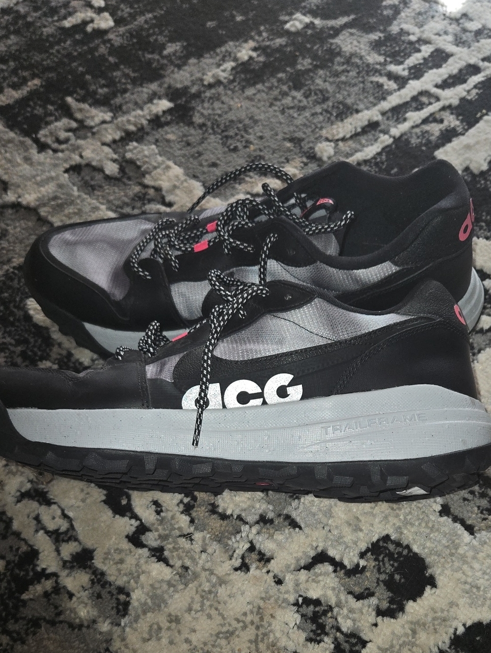 Nike ACG Men’s Black, Gray & Pink Trail Sneakers